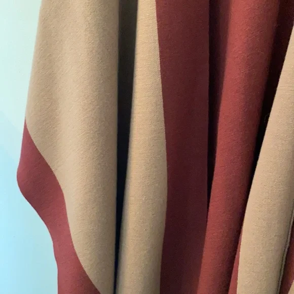 Lululemon Wrap - Picture 6 of 9